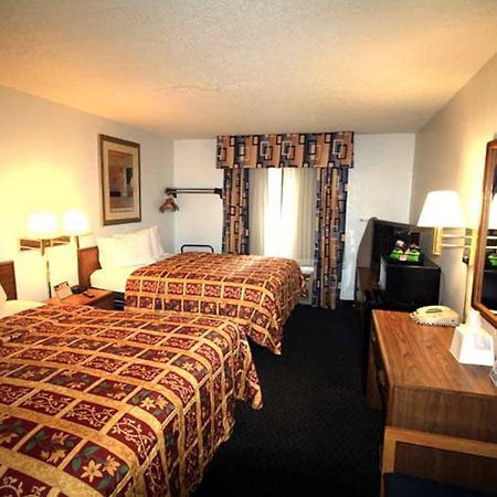 Norwood Inn And Suites - Minneapolis-St Paul Розвіль Екстер'єр фото
