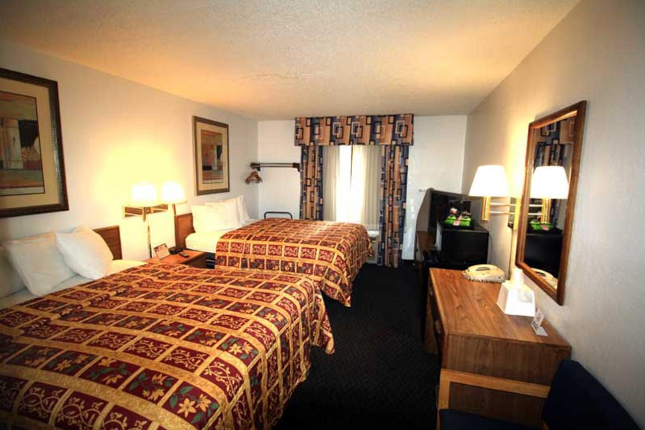 Norwood Inn And Suites - Minneapolis-St Paul Розвіль Екстер'єр фото