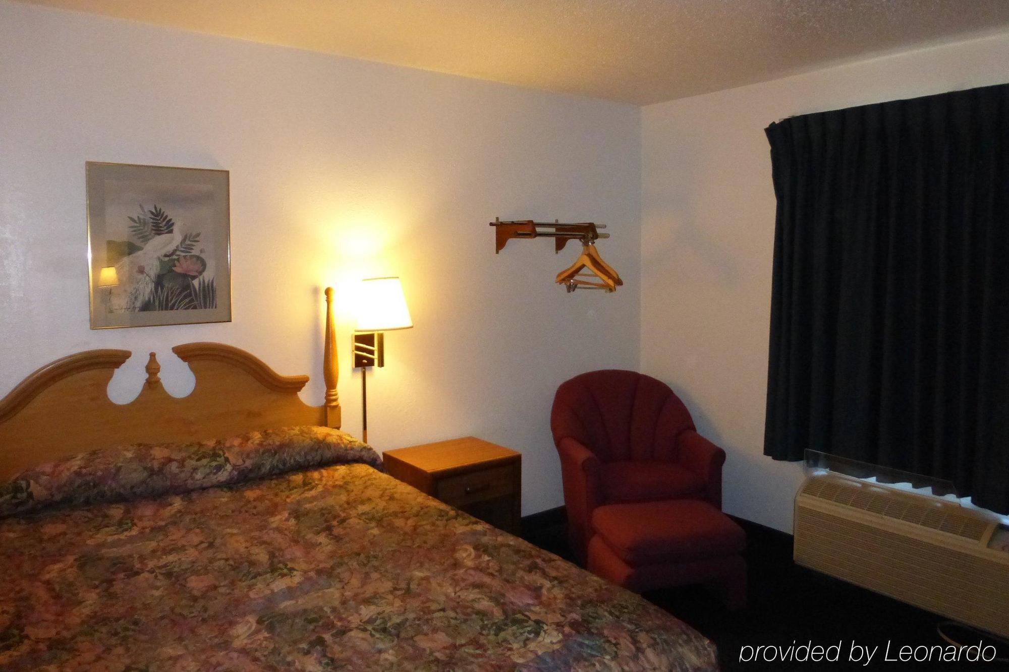 Norwood Inn And Suites - Minneapolis-St Paul Розвіль Екстер'єр фото
