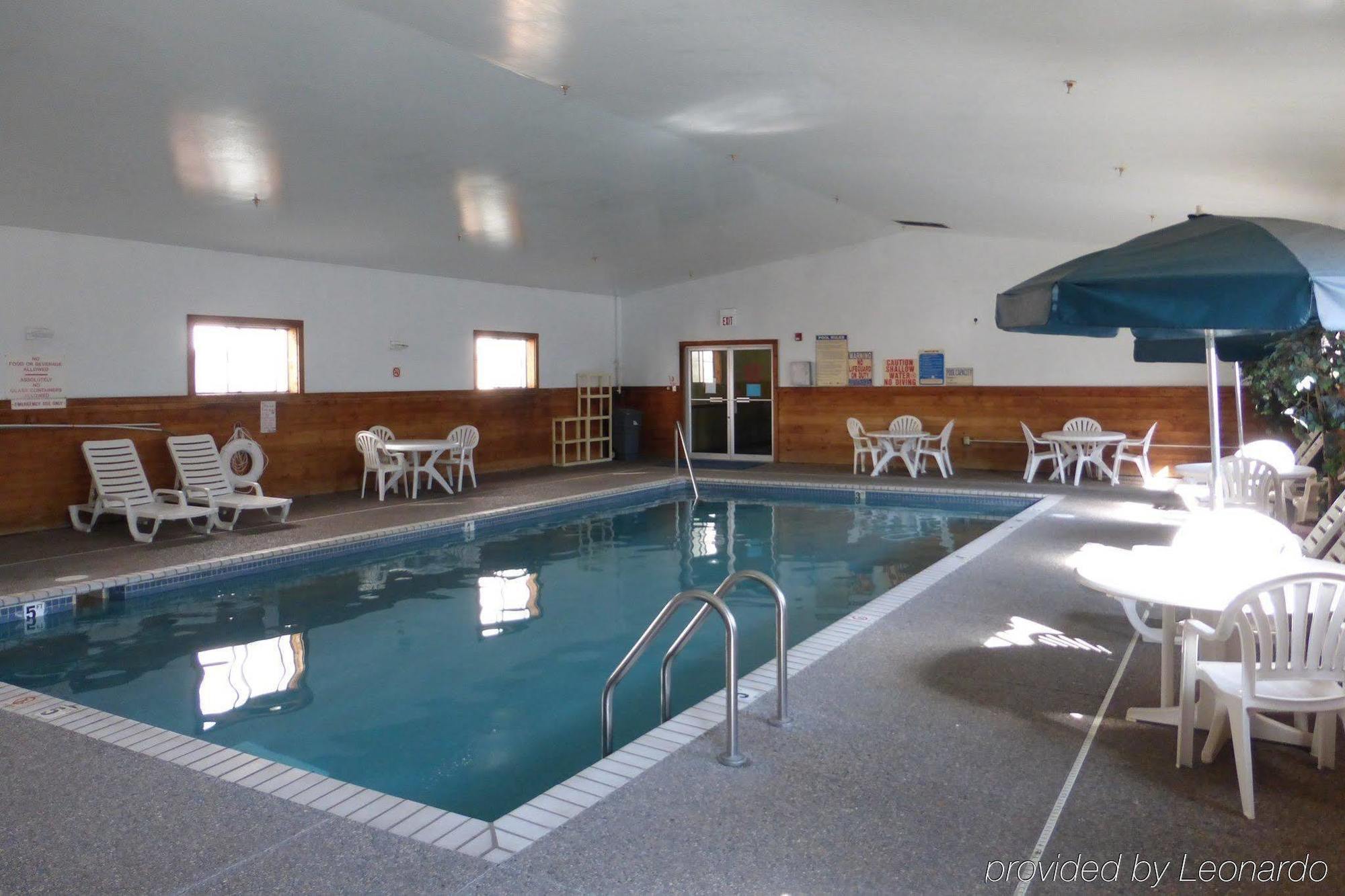 Norwood Inn And Suites - Minneapolis-St Paul Розвіль Екстер'єр фото