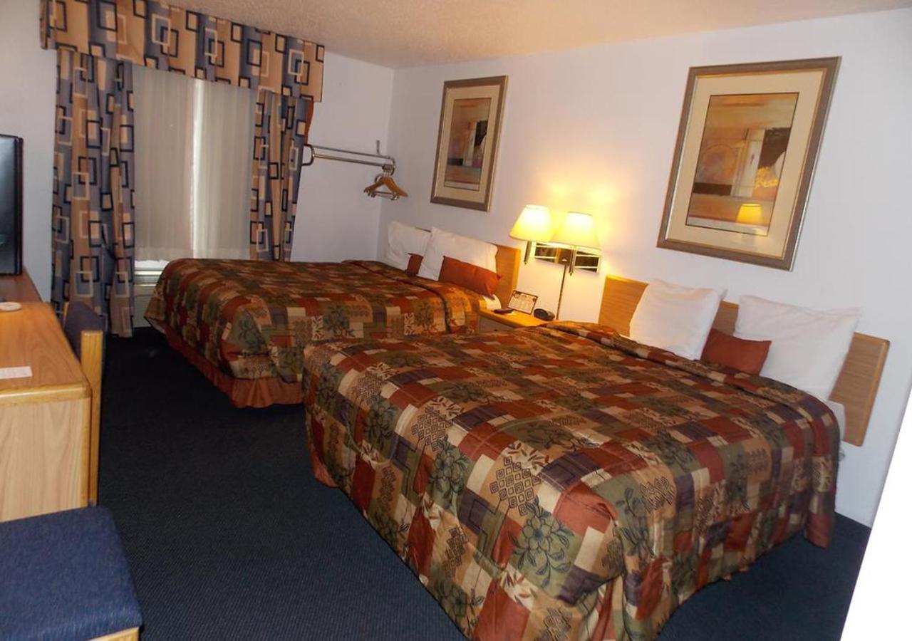 Norwood Inn And Suites - Minneapolis-St Paul Розвіль Екстер'єр фото
