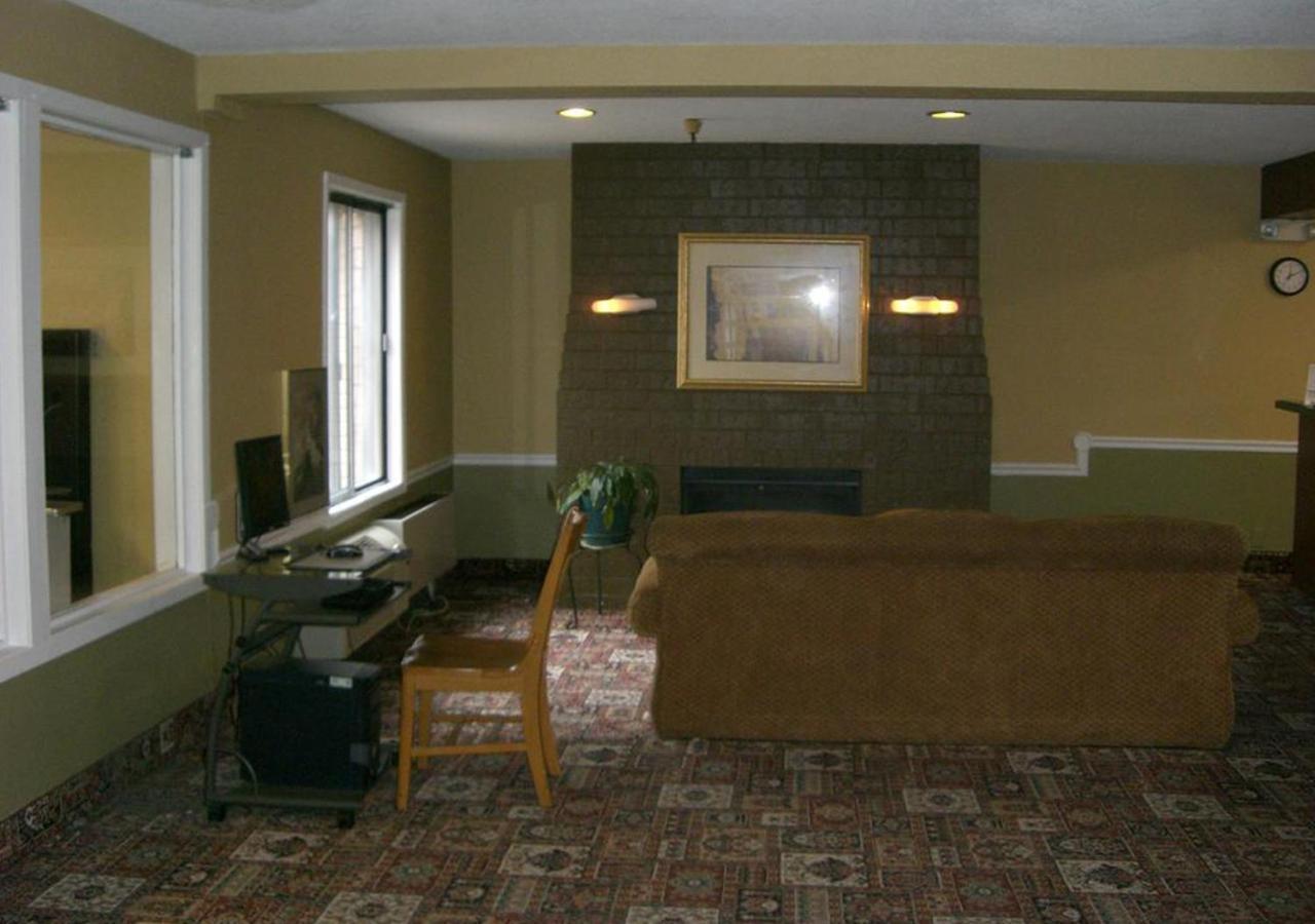 Norwood Inn And Suites - Minneapolis-St Paul Розвіль Екстер'єр фото